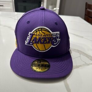 *CLEARANCE* NEW ERA 59FIFTY 5950 Fitted CAP Cloud Icon  LA LAKERS Size 7 3/8